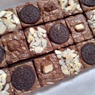 

국 Chewy Brownies 25 Slice Big Sale !!
