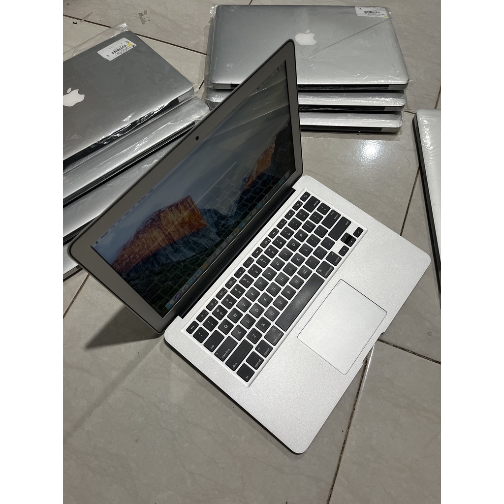 Macbook Air 2017 13inc 128 - 256GB Super Mulus Istimewa Like New Murah Bergaransi 1 Bulan