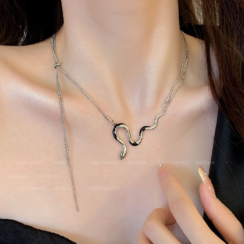 Kalung Rantai Klavikula Desain Ular Untuk Wanita