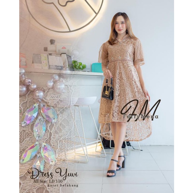 Permata Olshop / Dress Yuvi FM / Kebaya Dress Modern / Kebaya Non Hijab / Kebaya Lengan Pendek / Kebaya Kondangan / Kebaya Mewah / Kebaya Pesta / Dress Kebaya Mewah / Dress Kondangan