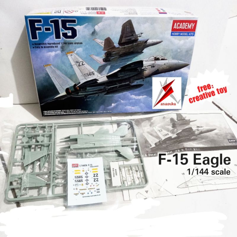 Mainan pesawat F-15 model kit rakit 1/144 1/72