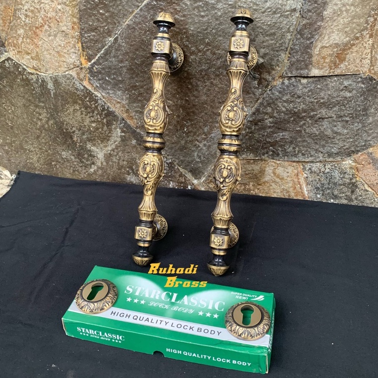 1 set perlengkapan handle pintu rumah kuningan motif ukir antik 42 cm