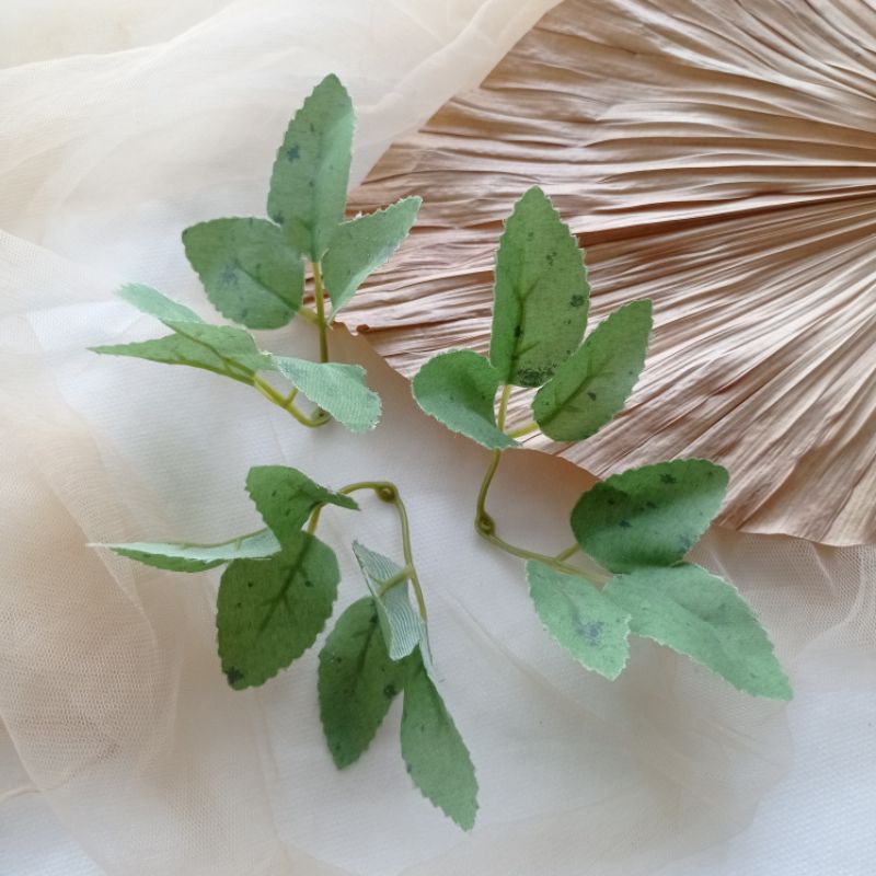 Daun Mawar artificial