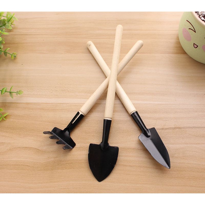 review-tentang-3-set-alat-berkebun-gardening-tools-garpu-sekop-info