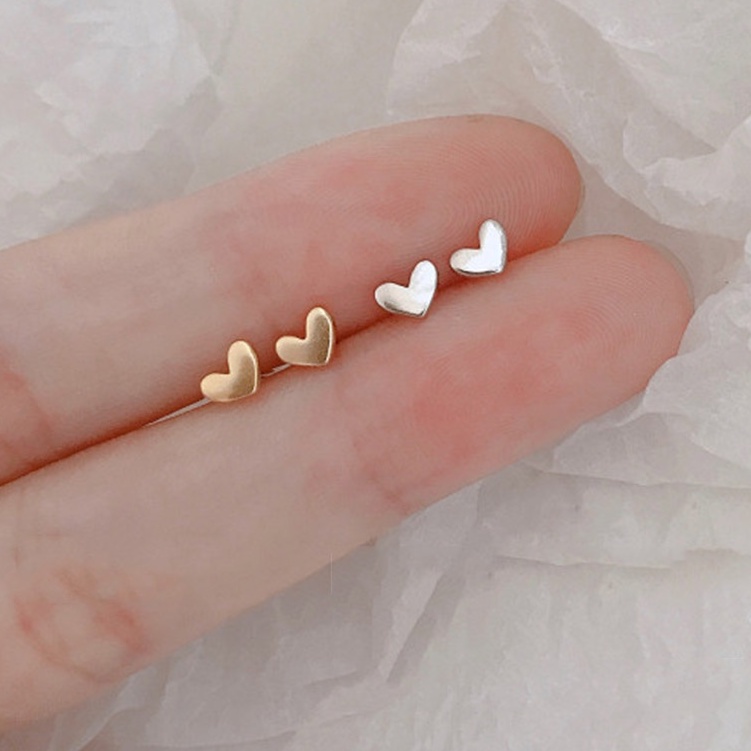 Anting Stud Mini Bentuk Hati Warna Emas Perak Bahan Logam Untuk Wanita