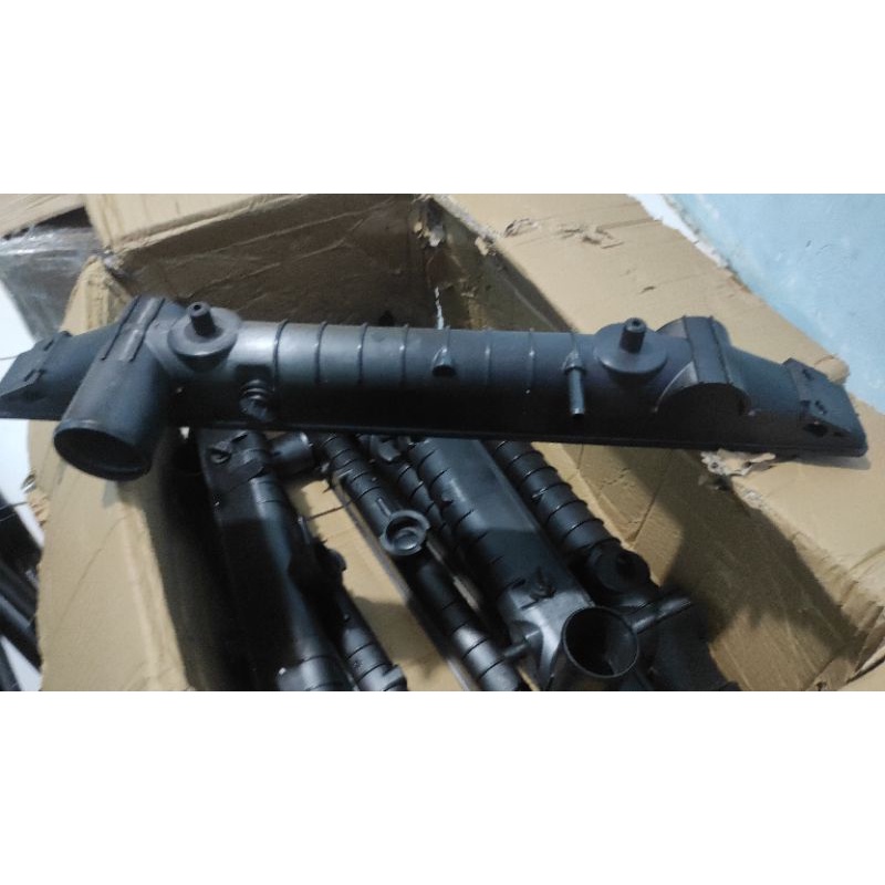 UPPER TANK RADIATOR HINO RK/COVER RADIATOR HINO RK