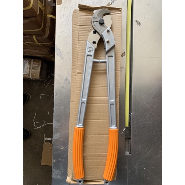 Tang potong kabel tembaga IWT 24 inch Alumunium Handle