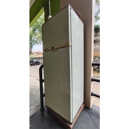 Kulkas 2 Pintu Sanyo SR-N21C