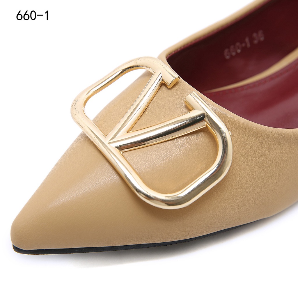 V-Logo Pointed Toe Flat Shoes 660-1