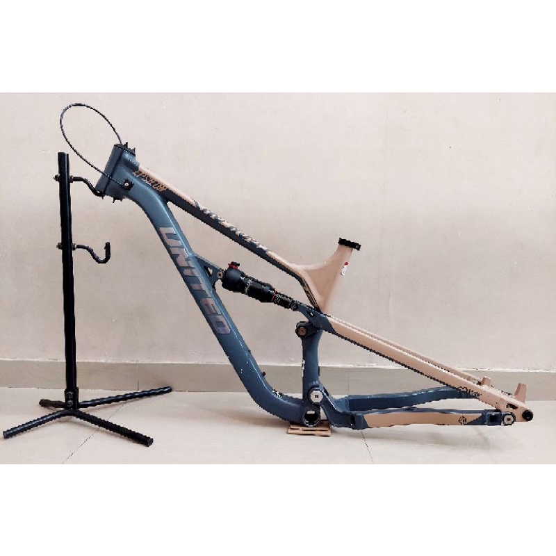 Frame United Epsilon T2 27.5 dual fit 29