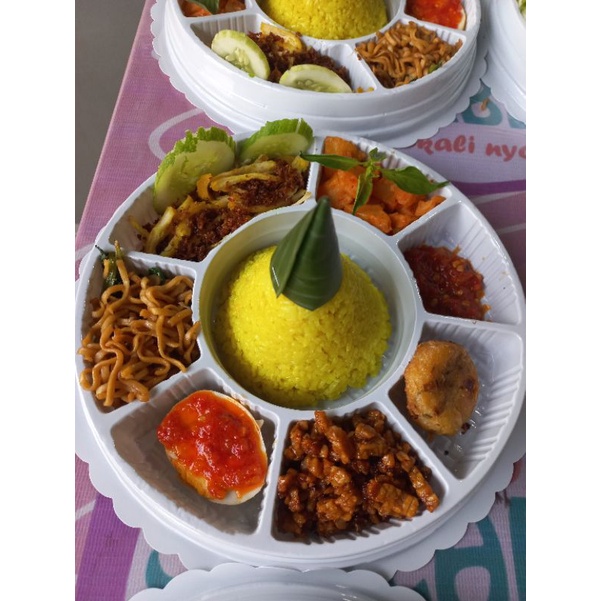 

Tumpeng Mini Komplit