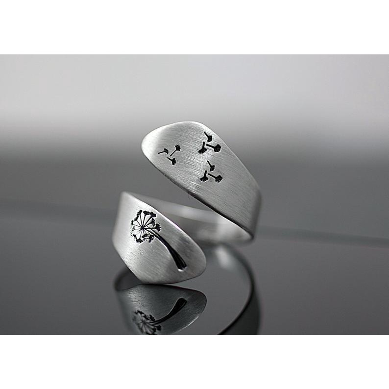 Cincin Model Terbuka Bahan alloy Desain Print dandelion Gaya Eropa / Amerika / casual adjustable Untuk Wanita