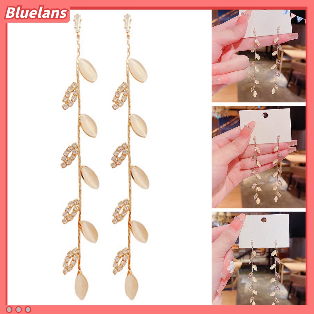 1 Pasang Anting Bentuk Daun Asimetris Aksen Berlian Imitasi Untuk Wanita