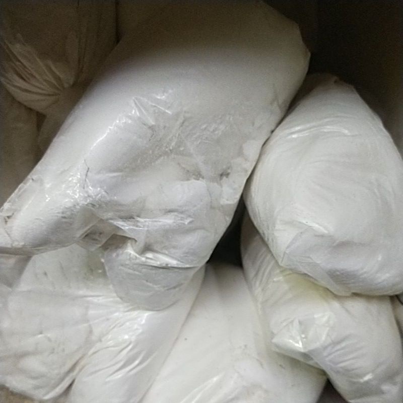 Tepung terigu lencana merah 1 kg