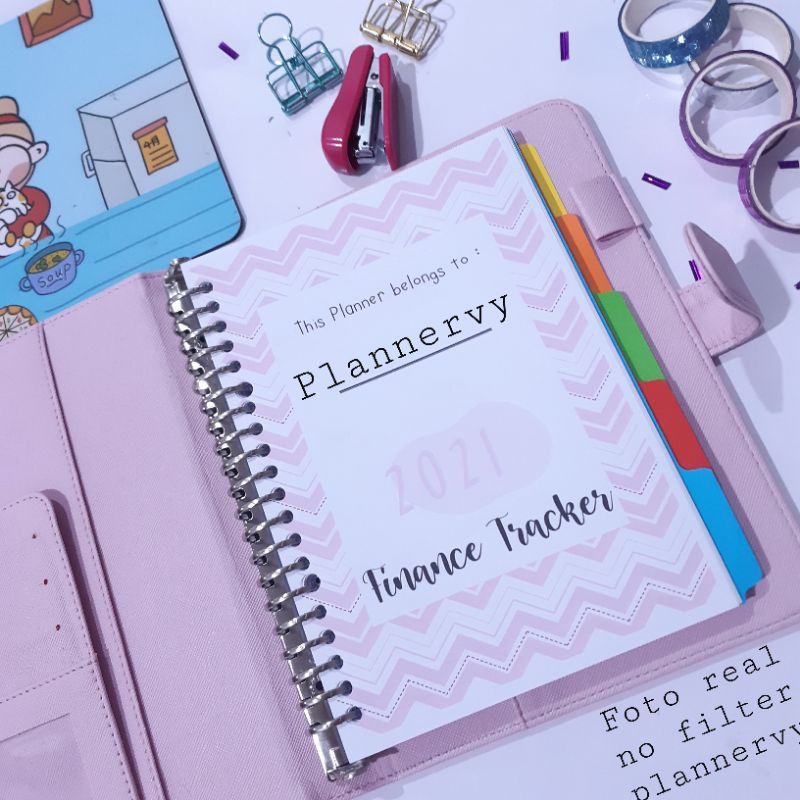 

BINDER FINANCE TRACKER UNTUK PENCATATAN 1 TAHUN