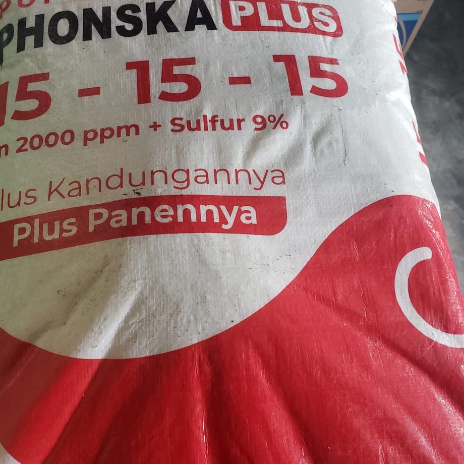 Laku keraz--PUPUK NPK PHONSKA PLUS 15 15 15/PHOSKA PLUS 15 15 15/ NPK 15 15 15/ NPK DAUN DAN BUAH/KE