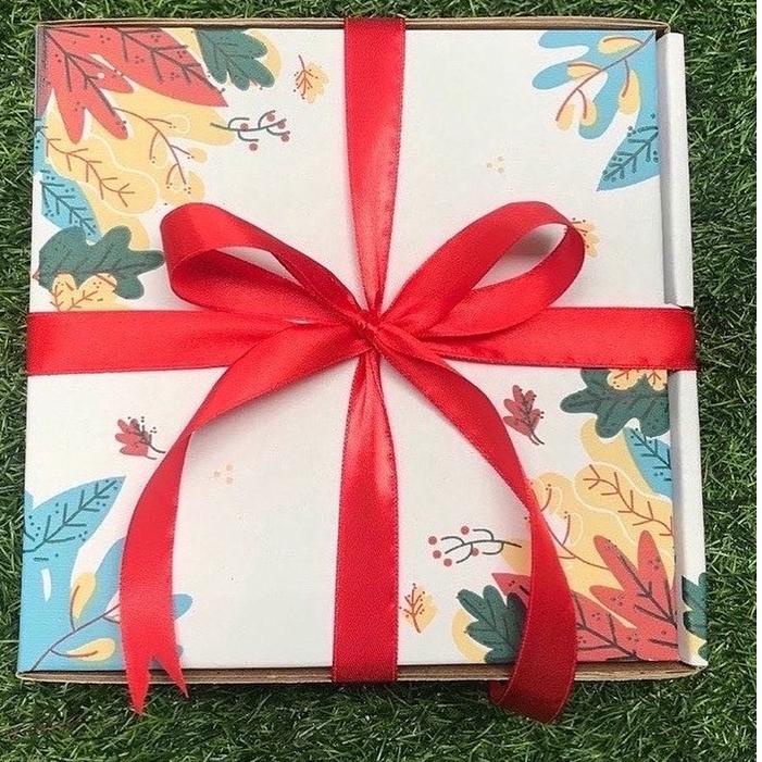 

soro Kado cewek/Gift Box/Kado ulang tahun/kado nikahan/kado muslimah/hampers/paket alatsholat/kado wisuda/Hampers Lebaran/Hampers idul Fitri/hampers ied mubarak/parsel lebaran/hampers lebaran jogja/wedding gift/kado cewek/kado ultah cewek/birthday gift/we