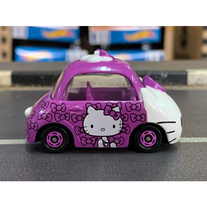 Hello Kitty Purple Tomica Dream Collection