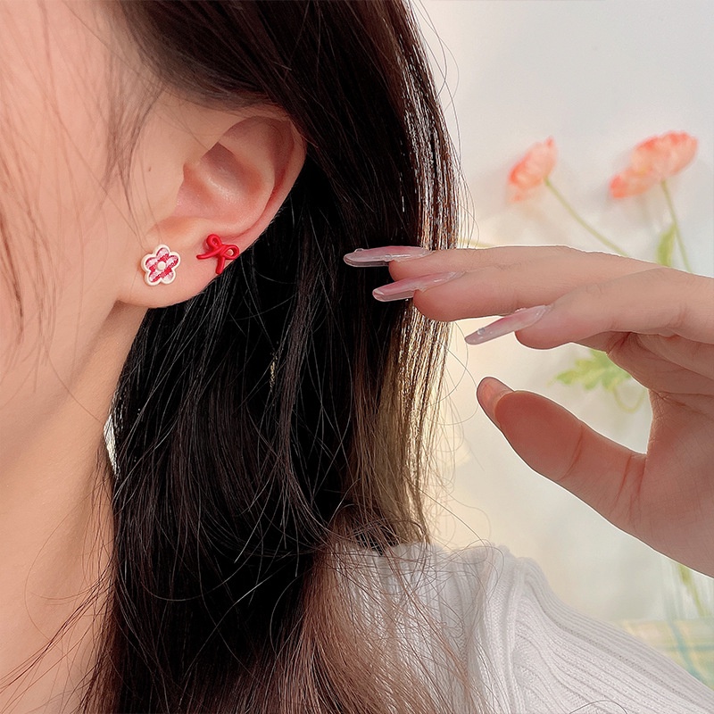 Anting Tusuk Gantung Bahan Sterling Silver 925 Desain Strawberrypita Gaya Simple Untuk Wanita