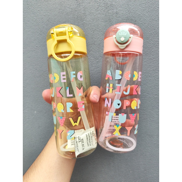 Botol Minum NEW Bening Karakter Huruf A - Z Model Gantungan 550ml 980