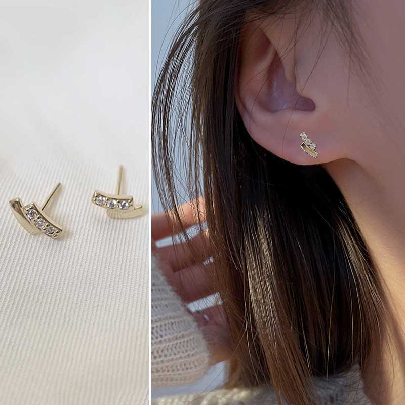 Anting Stud Kristal Berlian Bahan S925 Sterling Silver Gaya Korea Untuk Wanita