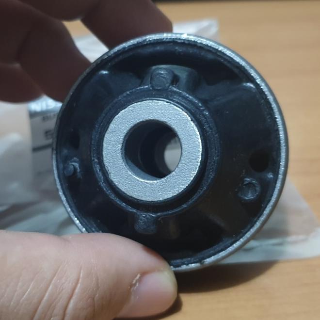 Grand Livina Evalia Latio Bushing Lower Arm Sayap Kepak Ori Nissan