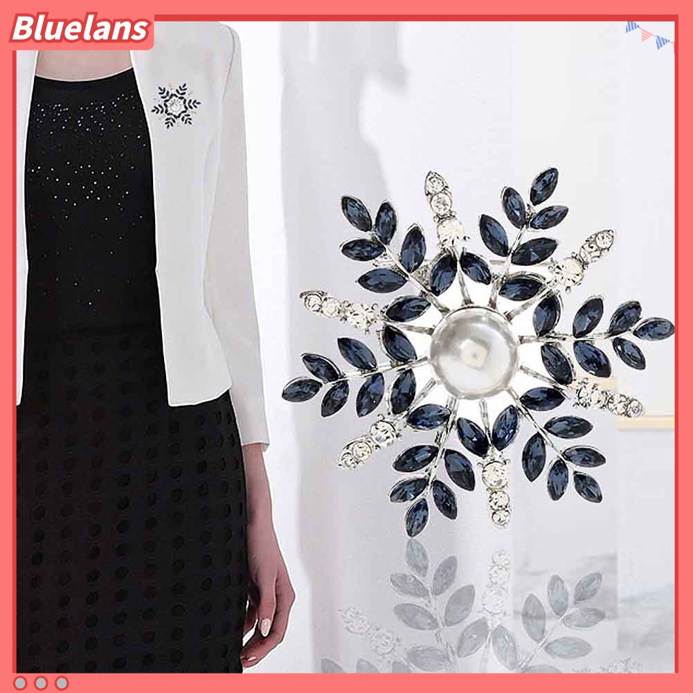 Bros Pin Desain Snowflake Aksen Mutiara Berlian Imitasi Untuk Aksesoris Cardigan Syal Wanita