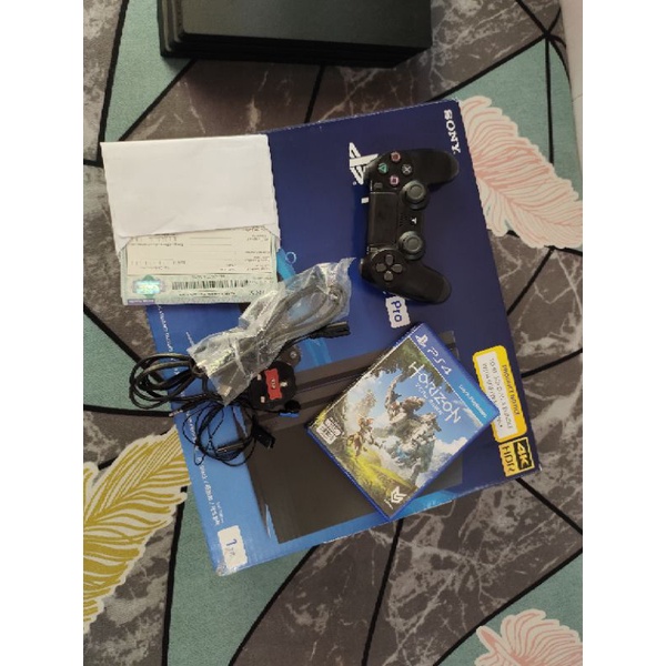 PS4 PRO CUH 7218b Plus BD Horizon