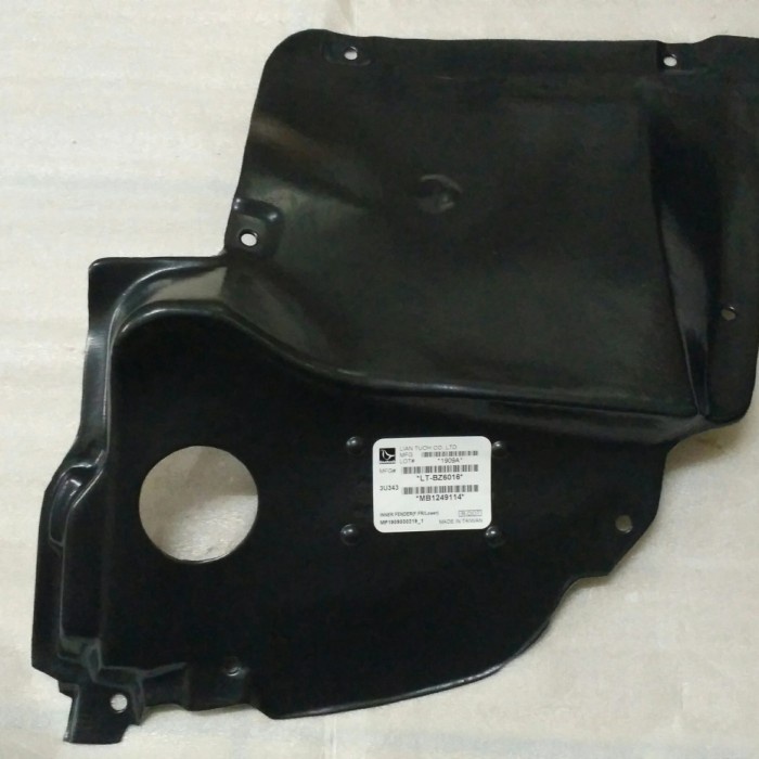 [READY] Liner Fender Mercedes Benz C Class W203 Sedan 2001-06 Kanan / Perlengkapan Variasi Mobil Mur