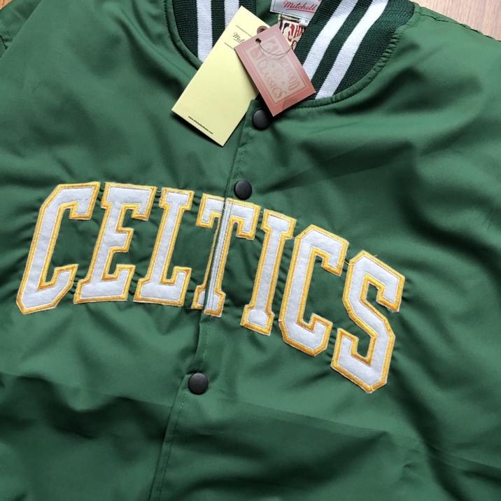 Paling Sesuai.. JAKET VARSITY CELTICS - TEXT HIJAU DAUN FULLTAG MIRROR JAKET BOMBER COAH VARSITY