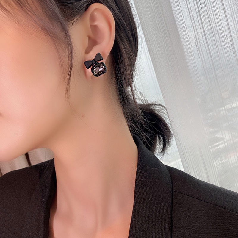 Fancyqube Anting Kristal Bentuk Kubus Warna Hitam Untuk Wanita