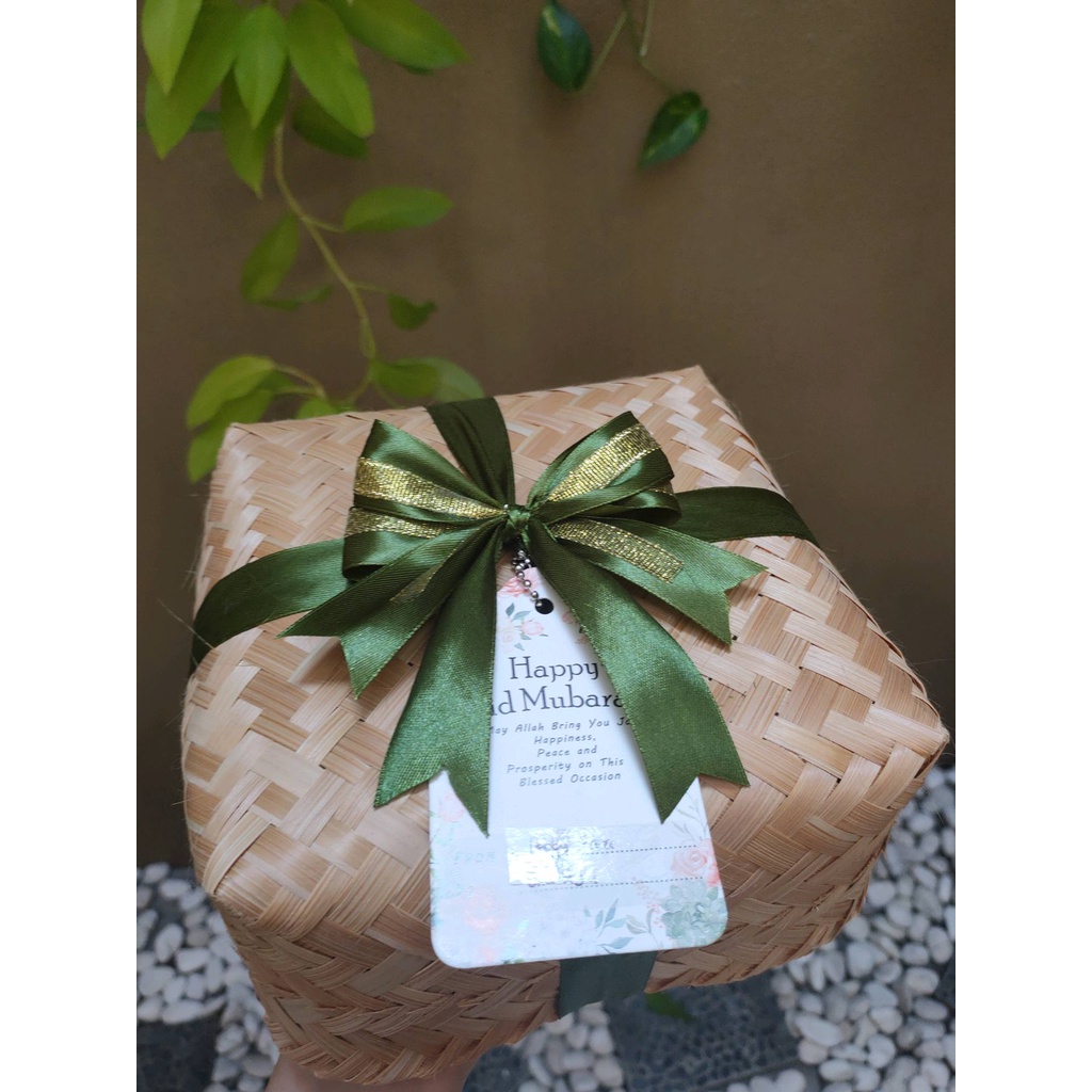 

besek size 15x15 sepasang
