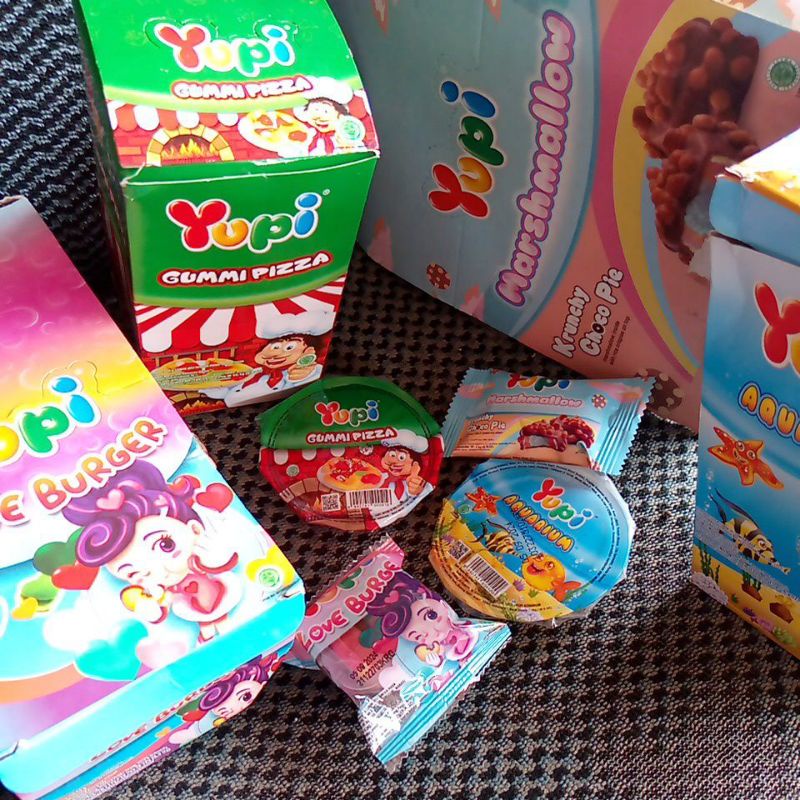 Yupi Pizza / Aquarium / Love Burger / Krunchy Choco Pie / Sweet Heart / Fruit Cocktail 15gr / CDZ / Puzzle Medal / Zugi Zagi Zug / School Of Fish / Waffle Sandwich / Yupi Gummi Gummy Gumi Piza Permen Jelly