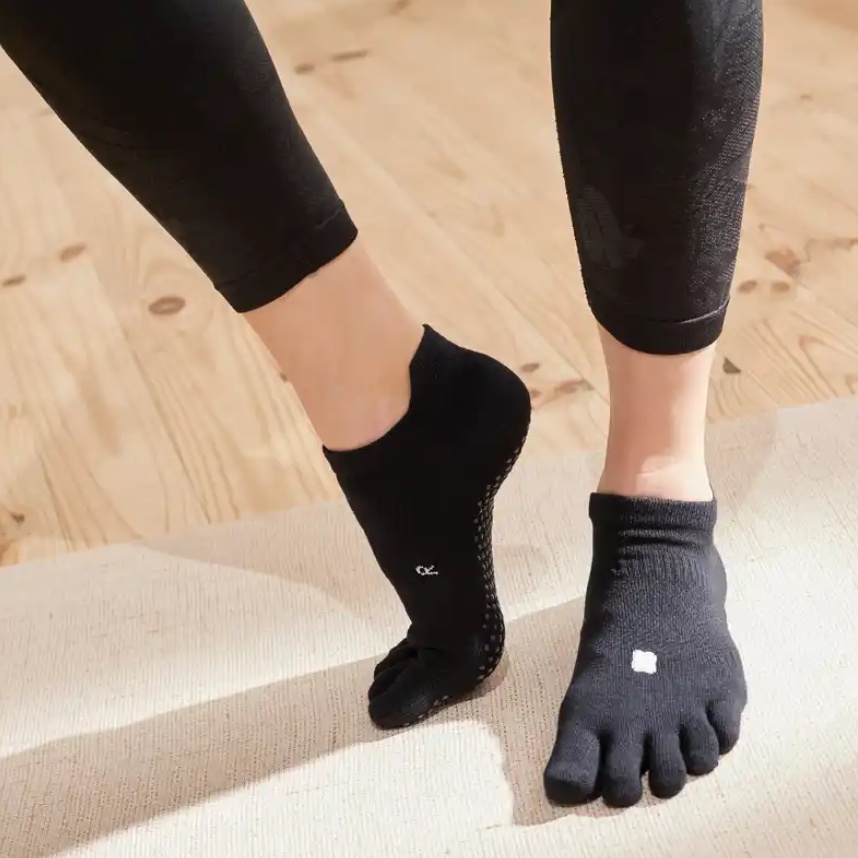 KIMJALY Kaos Kaki Berjari Untuk Olahraga Yoga Anti Slip