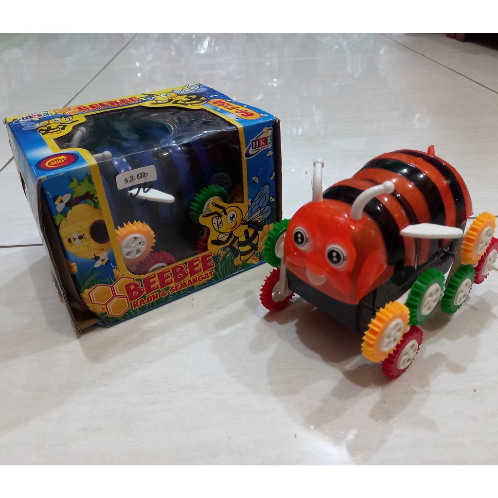 MOBIL MAINAN KARAKTER LEBAH