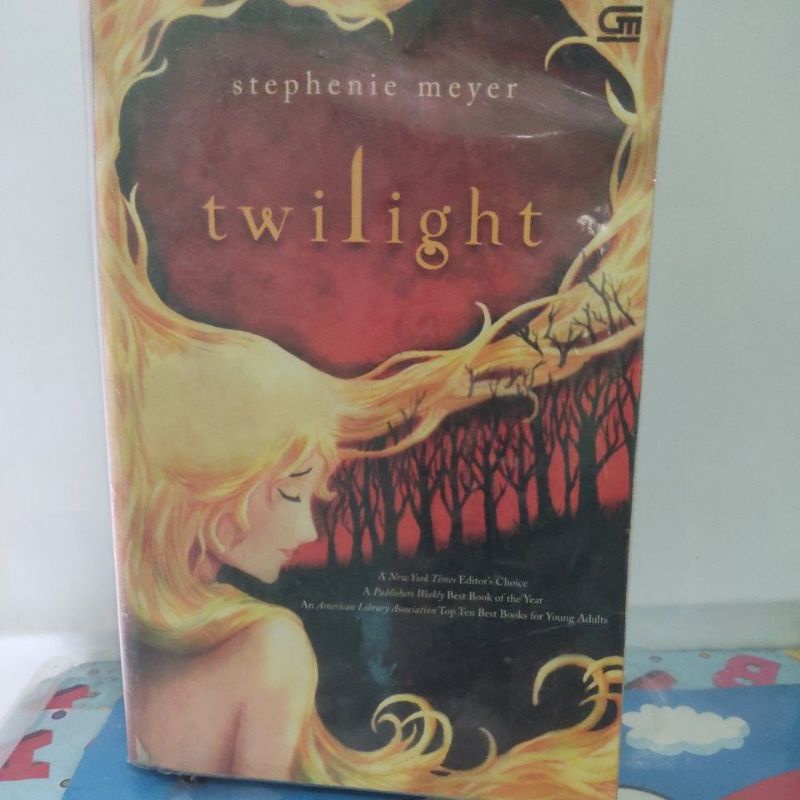 BUKU NOVEL TWILIGHT BY STEPHENIE MEYER