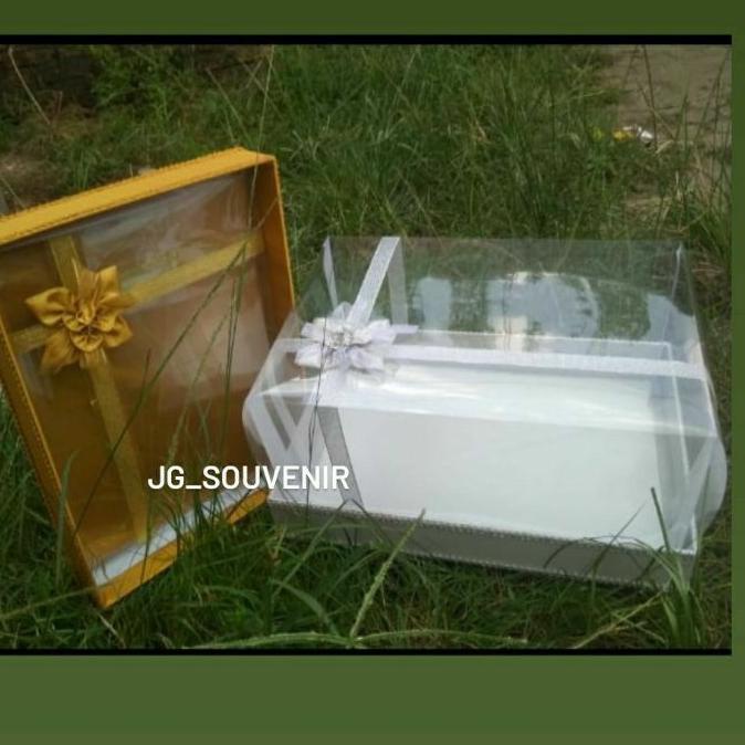

Kekinian Kotak Hantaran Seserahan Mika Tinggi Pita Warna Gold Ukuran 40x30x20cm ホン