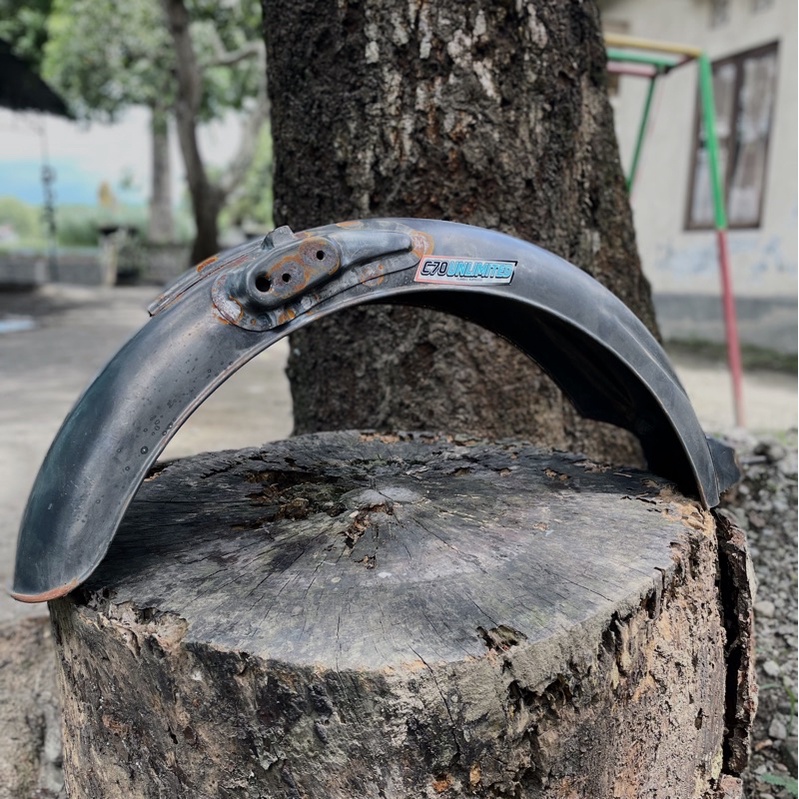 slebor spakbor belakang cb125 pres solo