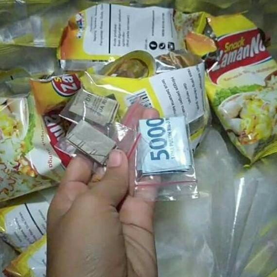 

Bisa COD Snack zaman now berhadiah emas dan uang tunai / ciki termurah / snack berhadiah / snack viral / new terbaru 