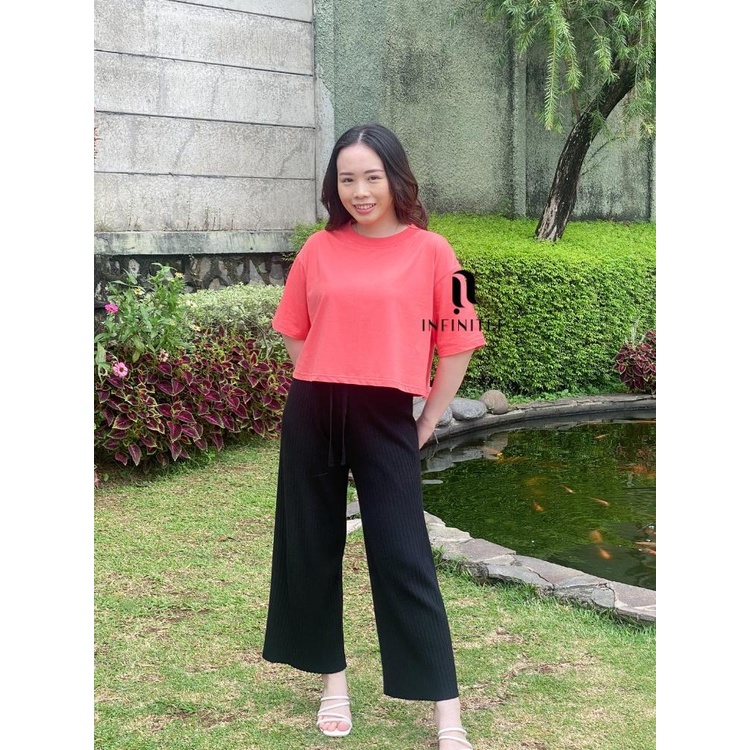 INFINITEE / Kaos Crop Top Oversized Wanita Lengan Pendek Bahan Cotton Combed 30s