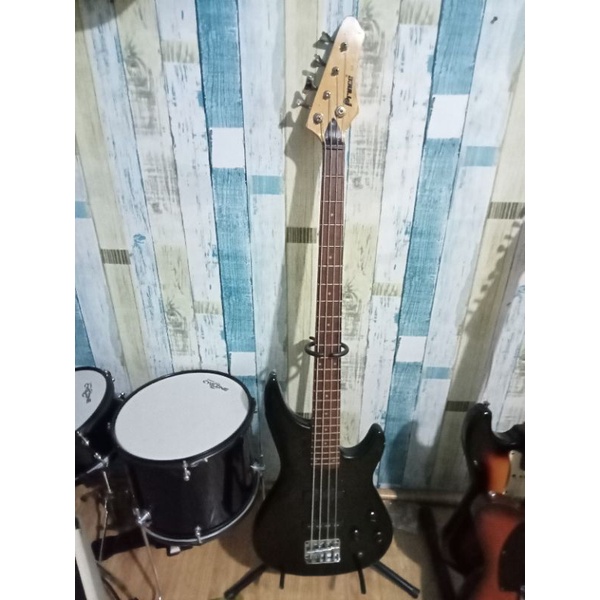 gitar bass original prince HB 32X bekas baik siap pakai aman semua