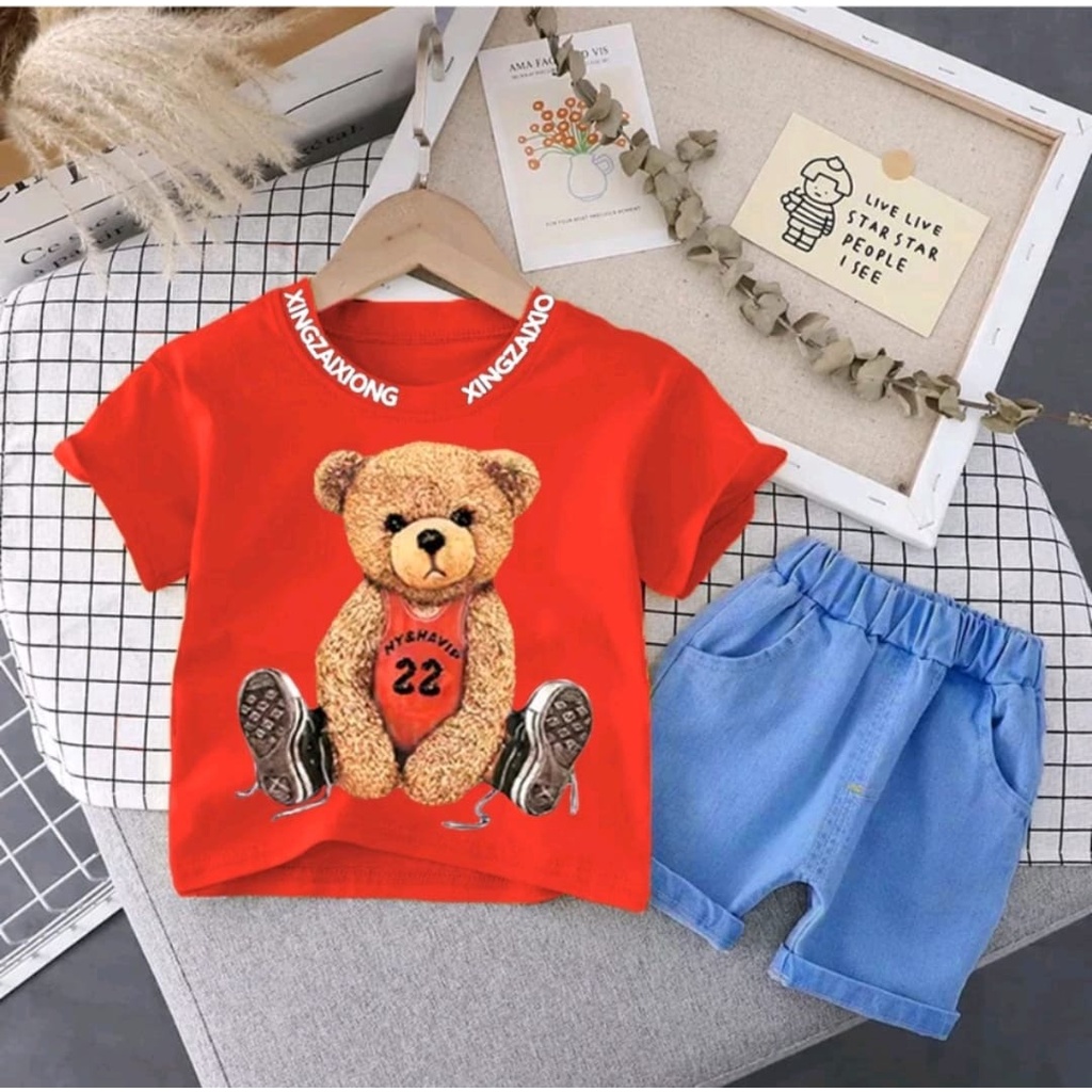 (BISA BAYAR DITEMPAT) SETELAN BAJU UNTUK ANAK MOTIF BEAR SEPATU DENIM - BAJU ANAK KEKINIAN DENGAN BAHAN KATUN CELANA DENIM - MEMAKAI USIA 6-10BLN 1-5THN ANAK LAKILAKI DAN ANAK PEREMPUAN - MODEL GAMBAR TERBARU HEWAN MEMAKAI SEPATU SAAT DUDUK - TERPOPULER