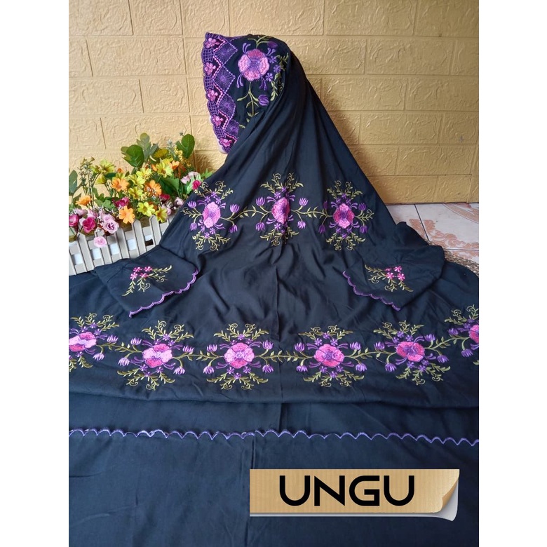 Mukena Dewasa Terusan Katun Mikro Warna Hitam Bordir Kudusan