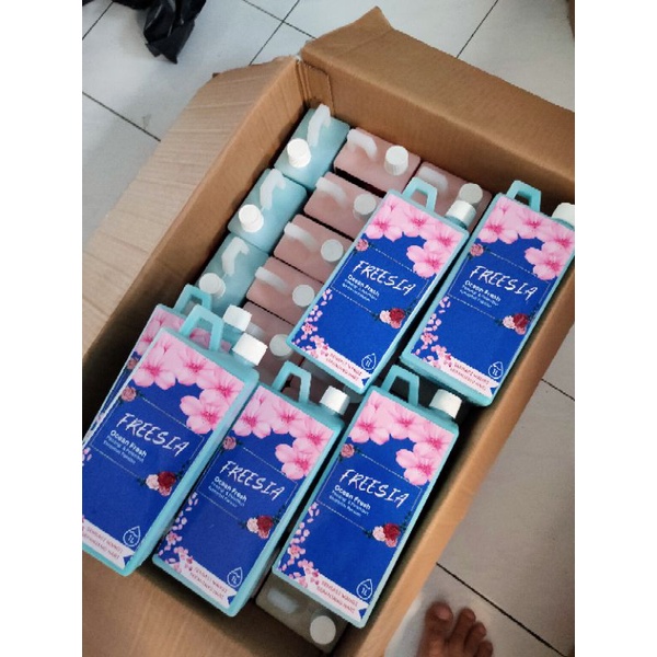 Fressia Pewangi Parfum Laundry Baju Pakaian Setrika / Pewangi Biang Downy Botol