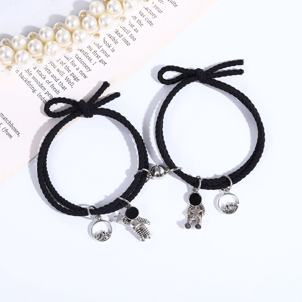 2 PCS Gelang Astronot Pasangan Korea Ins Rantai Magnet Gelang Dikepang Cinta Hadiah Lucu -Doo