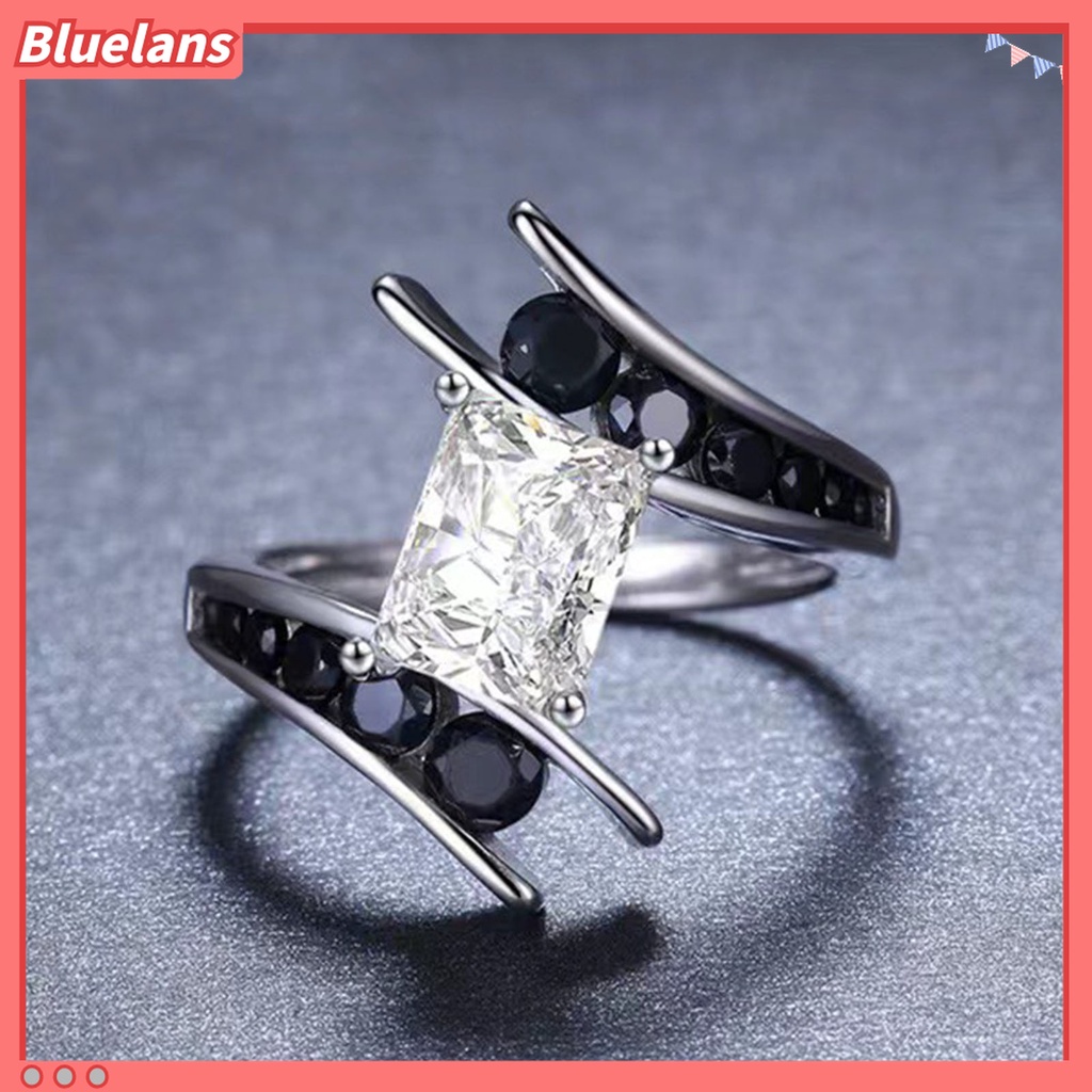 Cincin Berlian Imitasi Bentuk Persegi Spiral Bahan Cubic Zirconia Warna Hitam Untuk Wanita