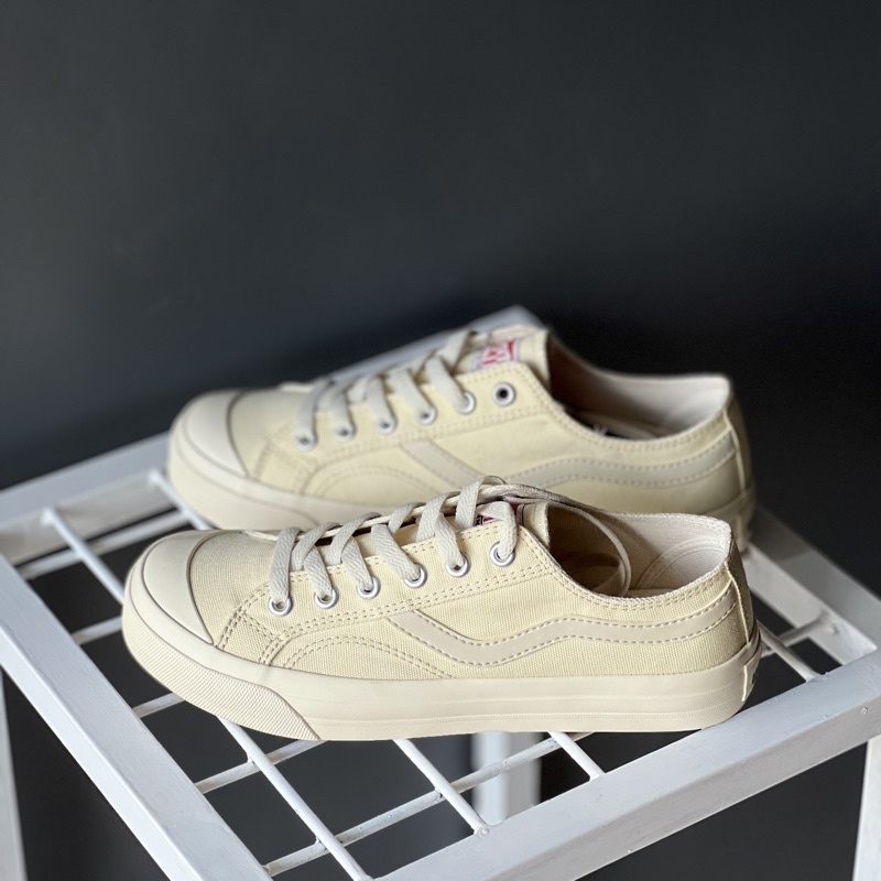 Sepatu Ventela Public Cream High & Low Sepatu Vantela Original 100%