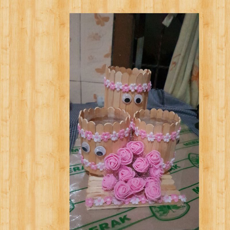 

TEMPAT PENSIL