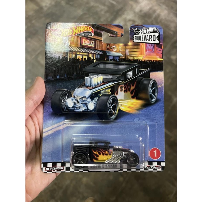 Hotwheels hot wheels boulevard bone shaker