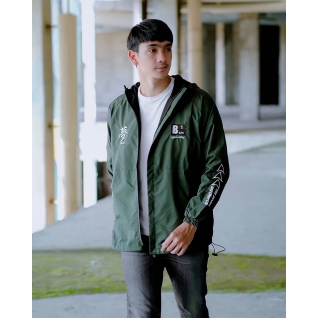 The Bojiel - Jaket Pria Jaket Parasut Jaket Outdoor Mountain Jaket Distro Jaket Casual Hijau